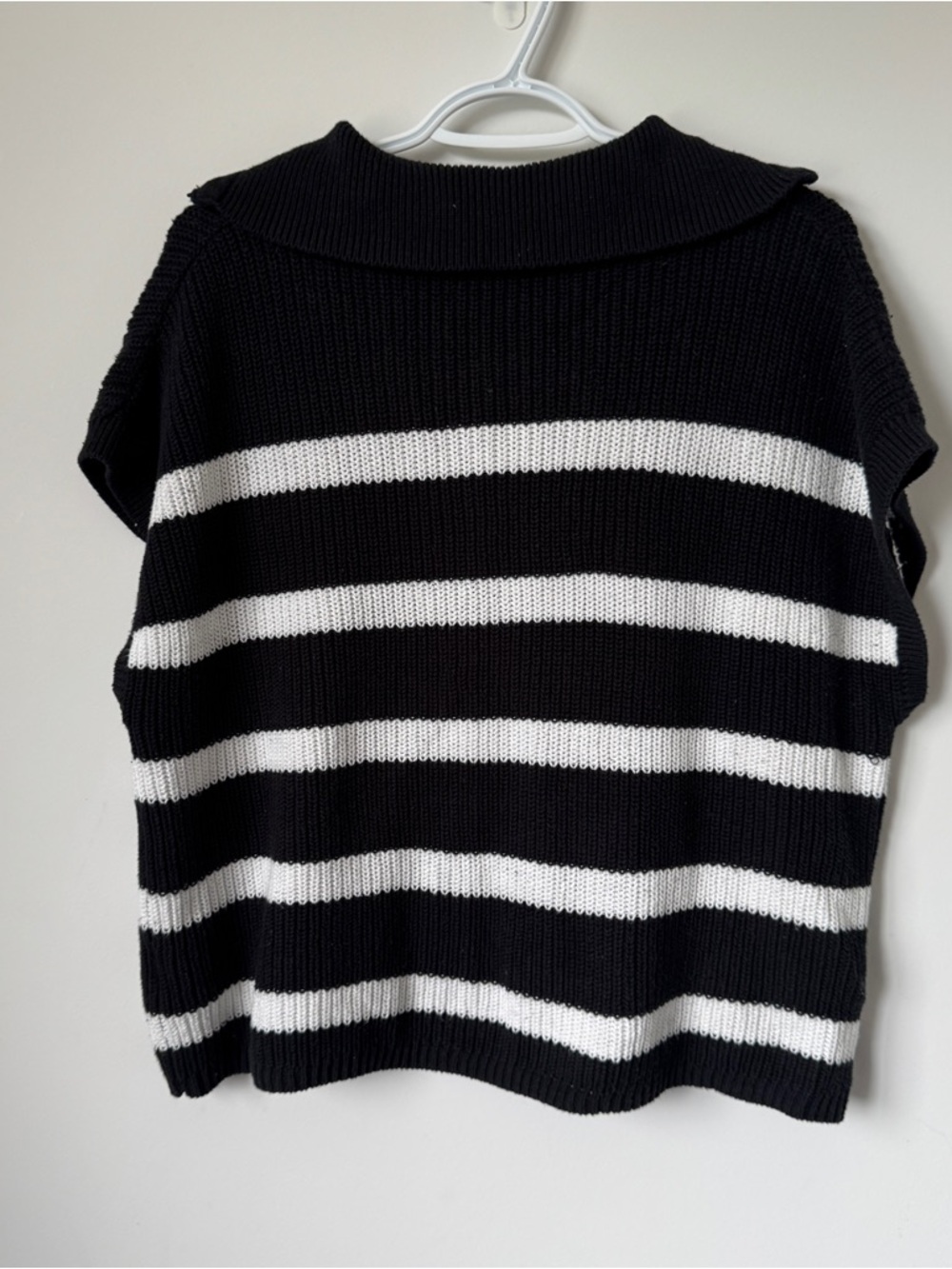 Black & white Striped Knit Zip Sweater Vest | Coastal Chic | Oversized - Picture 4 of 4